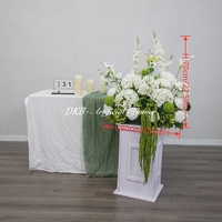 DKB Crafts Arrangement floral artificiel blanc et vert très demandé pour allée de mariage et décoration d'autel