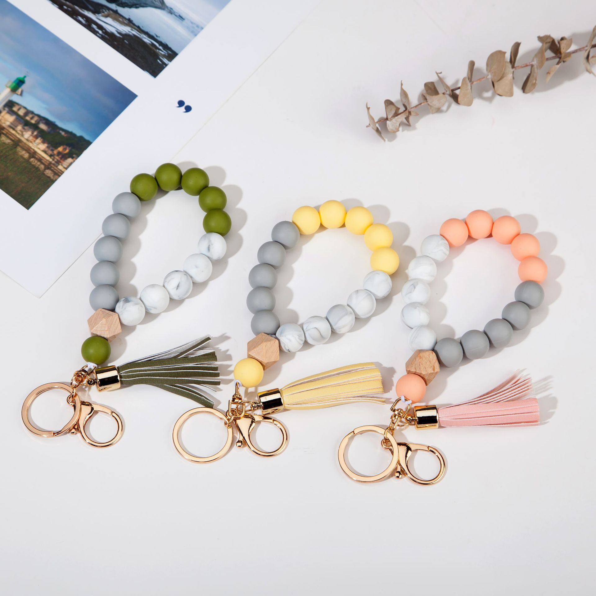 JY High Quality Color Tassel Key Chain Leopard Printed Silicone Bead Wristband Bracelet Key Ring
