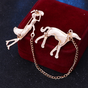 Broche de aleación chapada para mujer con diseño de pino de mascota para amantes de los perros, insignia para abrigo - Product Image 4