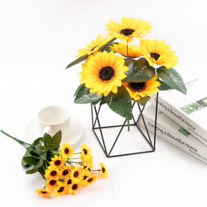 Haute Qualité En Gros Décoration De Mariage Tournesols Artificiels Tige 7 Têtes De Tournesol Artificiel Mini Bouquet - Product Image 4