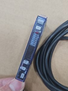 Sensor Fotoeléctrico Industrial de Alta Precisión FS-V11 para Automatización - Product Image 5