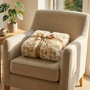 Manta <span class=keywords><strong>de</strong></span> lujo personalizada <span class=keywords><strong>de</strong></span> piel sintética <span class=keywords><strong>de</strong></span> conejo con efecto tie-dye, doble cara, fruncida, <span class=keywords><strong>de</strong></span> minky, afelpada, gruesa y esponjosa, enorme, para invierno. - Product Image 2