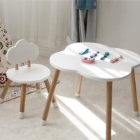 Ensemble de chaises de table d'étude en bois populaire pour enfants MDF contreplaqué de bouleau avec dessin animé Animal Design école chambre maternelle utilisation