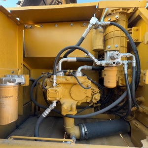 Excavatrice sur chenilles Caterpillar 320D d'occasion de 20 tonnes, fiable et de haute qualité, avec une infrastructure presque neuve, livraison gratuite - Product Image 3