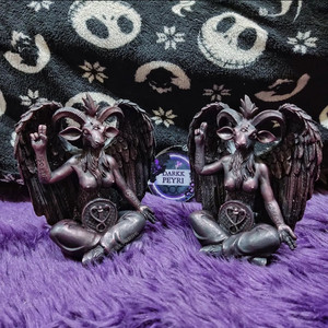 Sculpture de démon sorcier sombre de style Mid-Century Modern, Bafonte Zazen, Chèvre magique, Artisanat en résine, Ornement de maison, Marque Onr Vietnam - Product Image 2