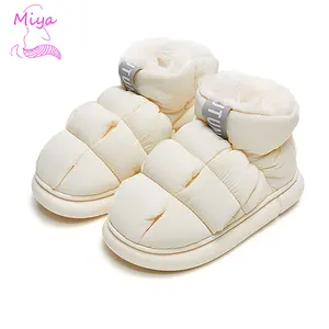 2023 Simples Design Clássico Branco quente faux fur sapatos baixos EVA Sole Outdoor waterpoof Botas de neve para mulheres e homem un