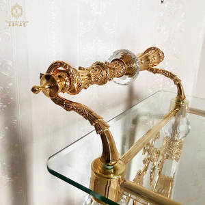 عربة طعام زجاجية فاخرة مصممة خصيصًا على الطراز الأوروبي، منحوتة يدويًا من الكريستال للاستخدام في الفنادق والمطاعم وغرف الطعام والمعيشة والمطبخ - Product Image 4