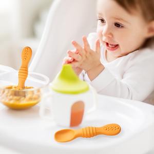 Ensemble de cuillères d'alimentation pour bébé en silicone de qualité alimentaire pour tout-petits, sans BPA, cuillère d'apprentissage pour nourrissons, lavable au lave-vaisselle, écologique, douce - Product Image 4