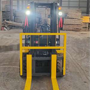 Chariot élévateur diesel d'occasion 4x4 de 3 tonnes de capacité, faible consommation, haute efficacité pour la manutention - Product Image 4