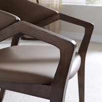Chaise de salle à manger italienne minimaliste en bois massif avec accoudoirs Design moderne et simple pour la maison, la cuisine et le mobilier de bureau