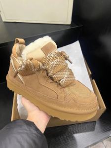 Vente en gros d'usine de nouvelles bottes de neige en cuir tendance et à la mode de la marque, conçues par un designer, avec des semelles épaisses. - Product Image 3