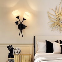 Applique murale LED vintage industrielle moderne avec abat-jour en acrylique doré pour lampe murale de luxe à côté du lit