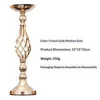 Accessoires de mariage : Vase décoratif en fer électroplaqué torsadé, style artistique, servant également de chandelier et de vase à fleurs pour table principale, pour décoration de passerelle.