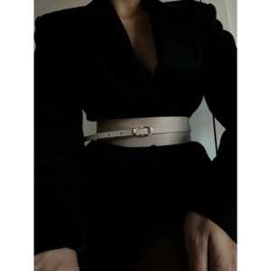 Cinturón largo elegante de cuero sintético para adultos, estilo boda, diseño de montaje frontal, ajuste estándar - Product Image 1