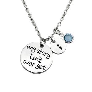 Collana con Punto e Virgola Inciso 'La Mia <span class=keywords><strong>Storia</strong></span> Non Finisce Ancora', Ciondolo con Pietra Portafortuna, Gioielli per la Salute Mentale per Uomini e Donne - Product Image 3