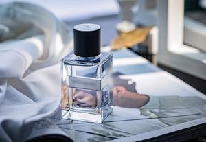 Perfume Masculino Pioneer al por Mayor, Notas Amaderadas, Aroma Fresco y Ligero de Larga Duración, <span class=keywords><strong>Regalo</strong></span> de <span class=keywords><strong>Cumpleaños</strong></span> para <span class=keywords><strong>Novio</strong></span> - Product Image 4