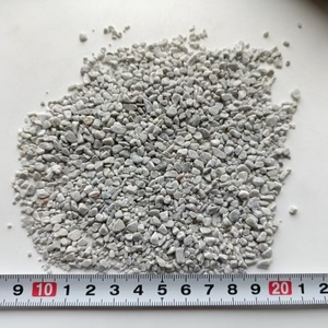Revêtement de sol en terrazzo à base de galets roulés, béton résine, galets gris - Product Image 2