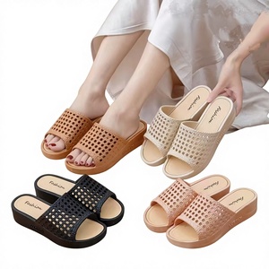 Babouches pour femmes de style Hermesse, imperméables, légères, tendance, résistantes, pour toutes les saisons - Product Image 1