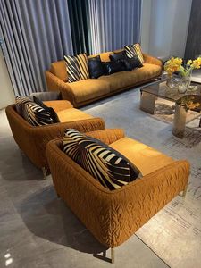 Sofá Italiano de Lujo Ligero en Cuero Naranja Esmerilado, Sofá Creativo Moderno y Sencillo para Sala de Estar de Villa, Sofá de Alta Gama con Patas Metálicas - Product Image 6