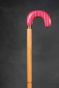 Bastón de Apoyo para Movilidad Elegante y Confiable para Personas Mayores, Hecho de Resina y Madera para Uso en Interiores - Product Image 6