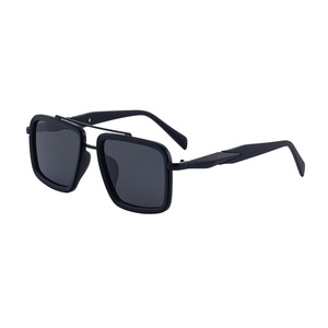 Lunettes de soleil polarisées carrées pour hommes Rolo Haus, monture noire en métal et plastique, verres TAC UV400, protection solaire classe 2, ZS-98353P - Product Image 3