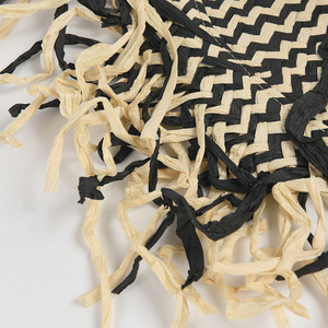 Chapeau de soleil de plage tendance pour femmes, nouvelle arrivée 2024, style décontracté, bord brut, large bord, deux tons, tissé en papier, chapeau souple - Product Image 3