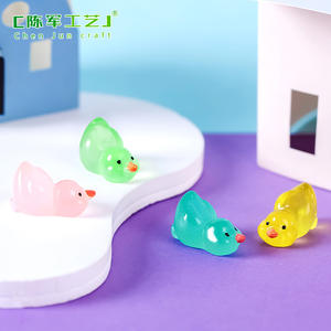 Micro-paisaje que brilla en la oscuridad <span class=keywords><strong>patitos</strong></span> decoraciones de muñecas de animales Diy accesorios hechos a mano adornos de mesa de resina - Product Image 5
