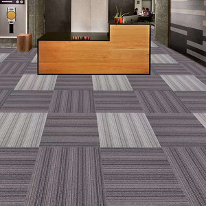 중국에서 만든 사각 카펫 무료 접합 사각 카펫 사무실 회의실 리셉션 룸 카펫 PVC 바닥 내구성 500*500mm - Product Image 3