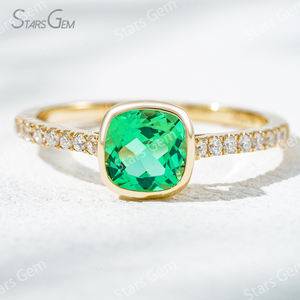 StarsGem Classique 0,9 ct 6 mm Coupe coussin Émeraude de laboratoire cultivée Or 18 carats Pavé de pierres précieuses Bague unisexe Bague de fiançailles pour mariage et fête - Product Image 1