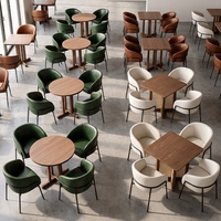 Table et chaises de restauration commerciales modernes et simples, design de chaise de salle à manger rembourrée, optimisation de l'espace de stockage, couleur personnalisable