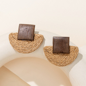 2025 élégant ethnique bohème à la main canne herbe carré demi-cercle tressé rotin tressé boucles d'oreilles pour les femmes cadeau à la mode - Product Image 4