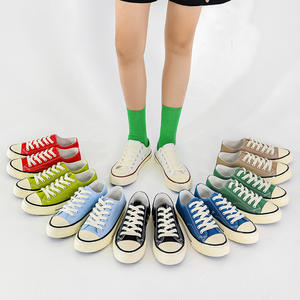 Venta al por mayor de corte bajo estilo para caminar plano blanco Casual lona Skateboarding zapatos para hombres mujeres Unisex estudiante - Product Image 2