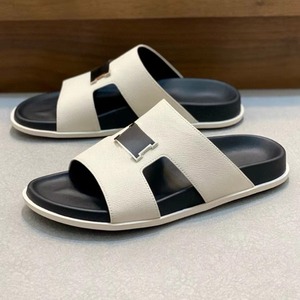 Designer Women Leather Sandals with Metal Buckle Flat Casual Slides Luxury Style Summer <b>Beach</b> <b>Shoes</b> for Lady Casual Slippers - Product Image 6