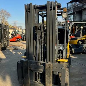 รถยกโคมัตสึมือสอง 3 ตัน แบบ 3 ตอน ยกข้างได้ ความสูงเสา 4.5 เมตร รุ่น FD30/FD25/FD50 สำหรับงานก่อสร้างวัสดุก่อสร้าง - Product Image 1