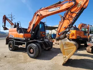 Vente Flash : Excavatrice DX140W d'occasion – Puissante, Fiable et Économique – Machine de Terrassement sur Roues - Product Image 1