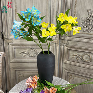 Lirio Artificial de Seda en Colores Mixtos, Decoración para el Hogar, Decoración Interior y Exterior - Product Image 5