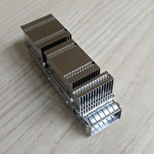 Connecteurs E/S UE36-C16200-05UQA QSFP DD SUS CAGE 1X1 à dessus ouvert sans dissipateur thermique - Product Image 1