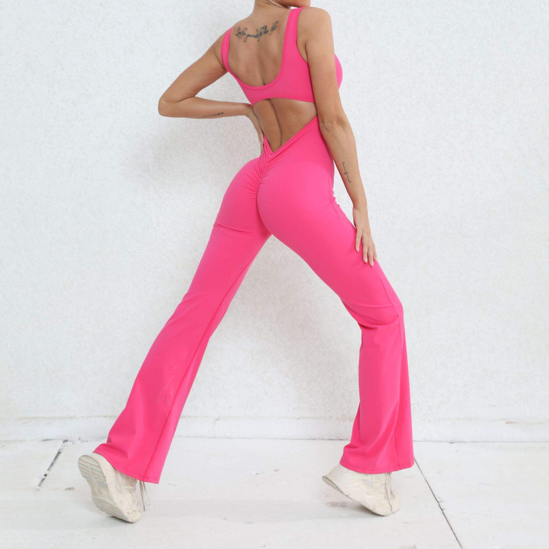 จั๊มสูทยาวสีชมพู