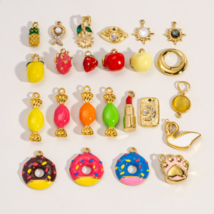 Selección de Dulces |   Colgantes de Acero Inoxidable Chapados en Oro PVD de 18K para Fabricación de Joyería DIY |   Divertidos Dijes de Frutas con Forma de Donut - Product Image 2