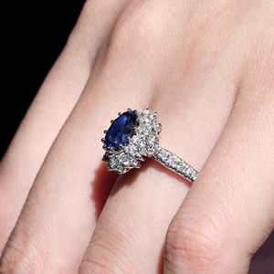 Anello di Fidanzamento con Pietra Blu Ovale per Donne, Stile Europeo, Elegante Gioiello da Sposa, Regalo di Nozze - Product Image 2