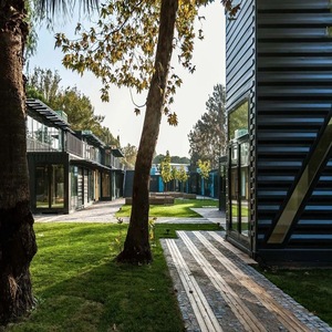 Casa Contenedor Rectangular de Diseño Industrial para Tienda con Instalación In Situ, Solución Total - Product Image 3