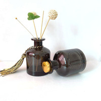 Bouteilles diffuseurs de parfum en verre noir mat de luxe 150 ml 200 ml pour grossistes, rechargeables, avec bouchon à vis et impression sérigraphiée