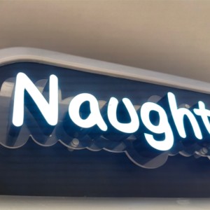 Letreros LED 3D Personalizados para Uso en Interiores y Exteriores, Sustrato de Acero Inoxidable y Acrílico para Tiendas Digitales de Empresas - Product Image 1