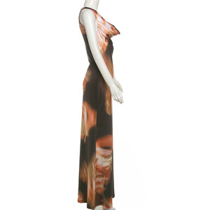 เดรสยาวแฟชั่นฤดูร้อนสำหรับผู้หญิง สไตล์เรโทร คอวี สายผูกคอ ลายพิมพ์ เอวสูง แขนกุด - Product Image 5