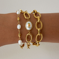 Bracelet chaîne avec pendentif perle d'eau douce, plaqué or 18 carats, acier inoxydable, fermoir à bascule imprimé floral en acrylique, bijoux classiques