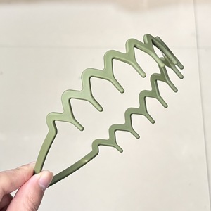 <span class=keywords><strong>Serre</strong></span>-têtes en plastique ondulés en zigzag avec <span class=keywords><strong>peigne</strong></span> à dents, accessoires pour femmes, hommes et filles, finition mate Morandi - Product Image 5