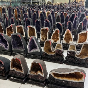 Géode de Cathédrale en Améthyste Naturelle de Haute Qualité du Brésil et d'Uruguay, Vente en Gros, pour Décoration, Artisanat de Cristal Premium - Product Image 3