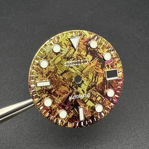 Nouvelle montre de style moderne avec un seul calendrier, index ronds colorés, cadran de 28,5 mm compatible avec le mouvement NH35 - Product Image 5