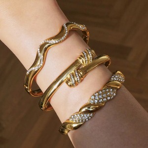 Bracelet Iced Out Wave en acier inoxydable plaqué or 18 carats avec zircon, super brillant, style vintage, bijoux de luxe pour femmes - Product Image 6