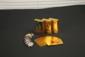 Hoogwaardige dollar-patroon PET gouden folie speelkaarten, elegante waterbestendige pokerkaarten voor exclusieve spelplezier - Product Image 2
